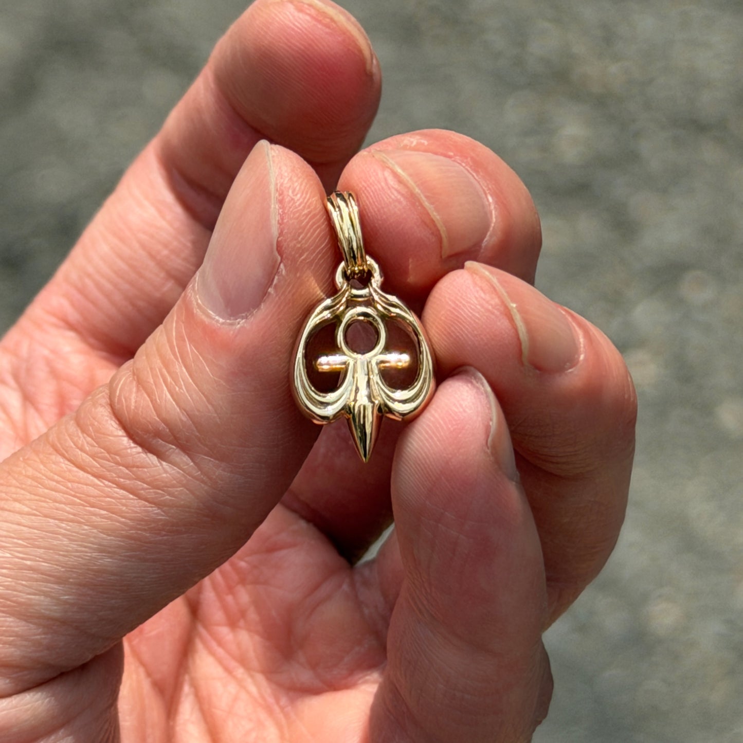 Logo S Pendant 18K